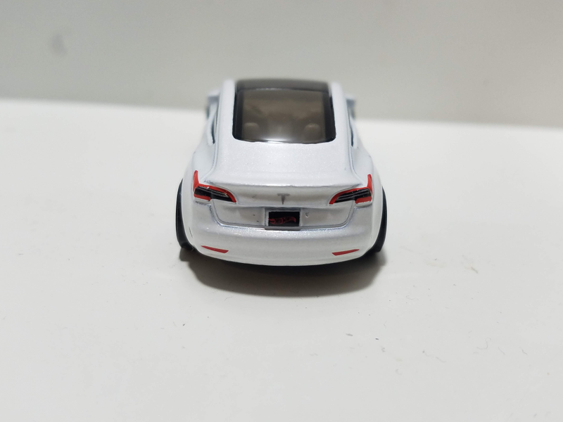 Illustration for article titled 1/64 Hot Wheels Tesla Model 3 - White color